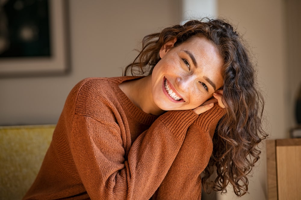Sourire étincelant : Les secrets pour embellir votre sourire et retrouver confiance!